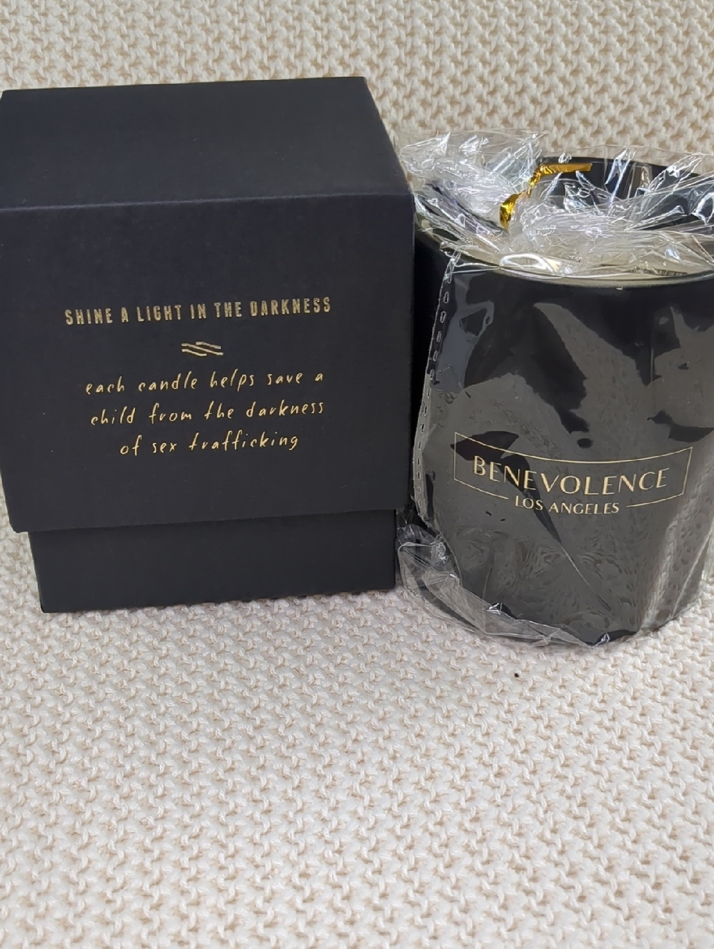 Benevolence LA Rose & Sandalwood Matte Black Core Candle, 220g/8oz